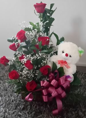 Arreglo 12 rosas y peluche R59